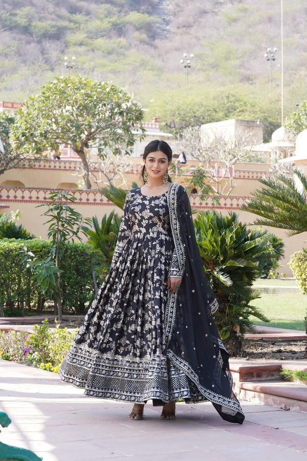 Viscose Dyable Jacquard Gown with Russian Silk Dupatta