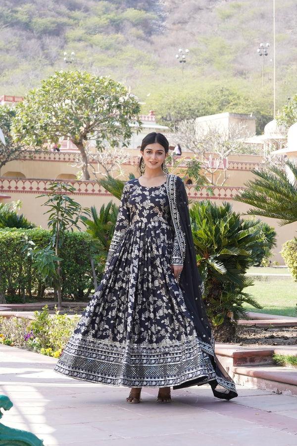 Viscose Dyable Jacquard Gown with Russian Silk Dupatta